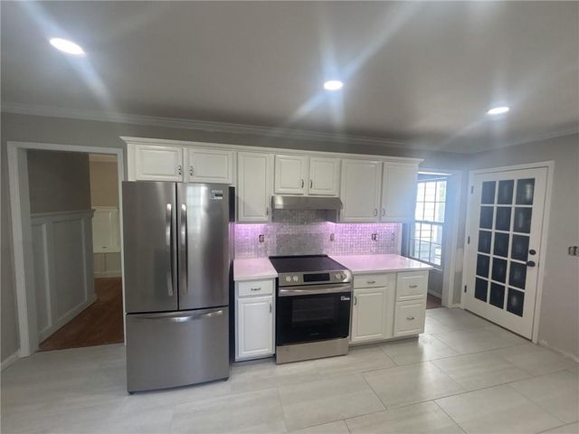 567 Leah Drive, Powder Springs, GA 30127