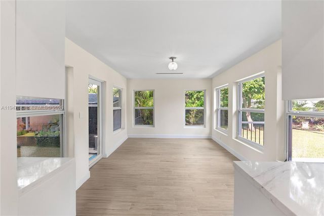 251 NE 44th St 251, Miami, FL 33137