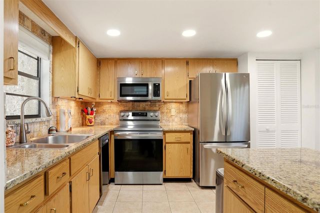 1400 1ST AVENUE W 203, Bradenton, FL 34205