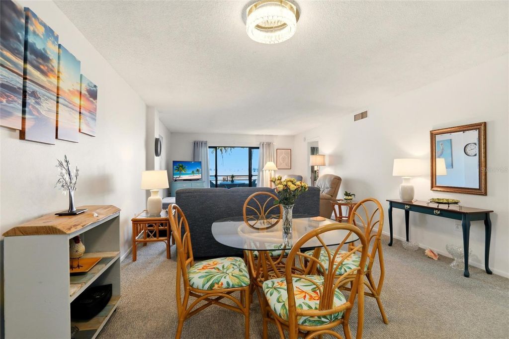 Image 13 of property listing at 1400 1ST AVENUE W 203, Bradenton, FL 34205