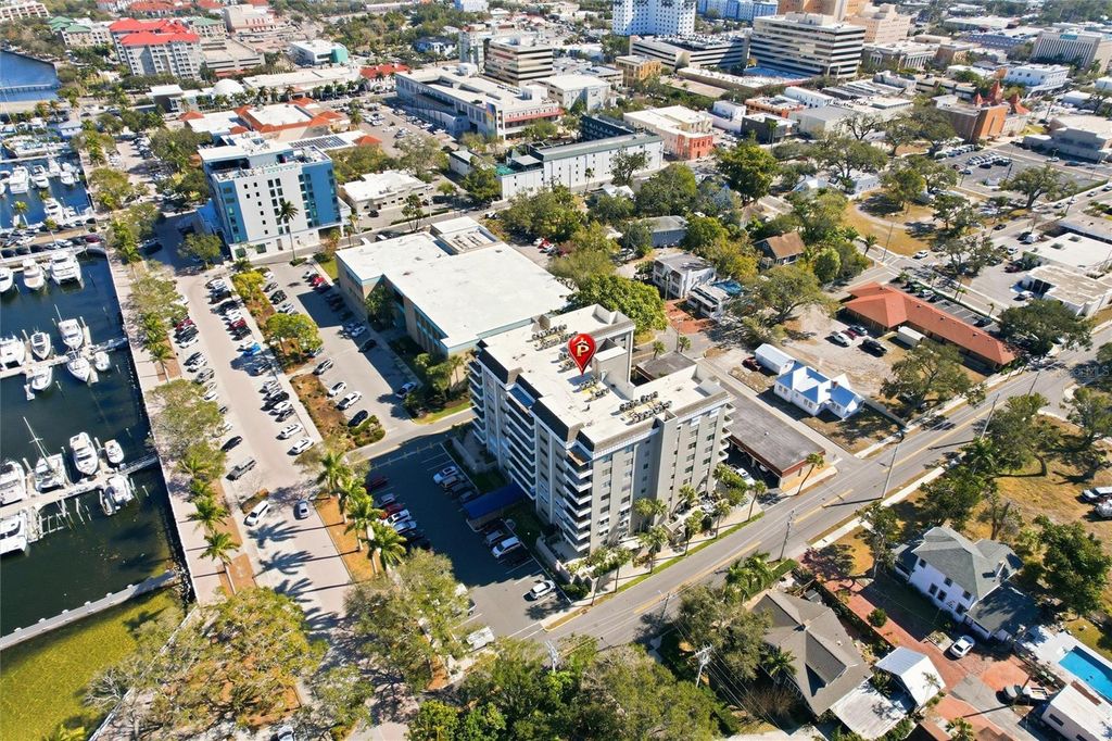 Image 24 of property listing at 1400 1ST AVENUE W 203, Bradenton, FL 34205