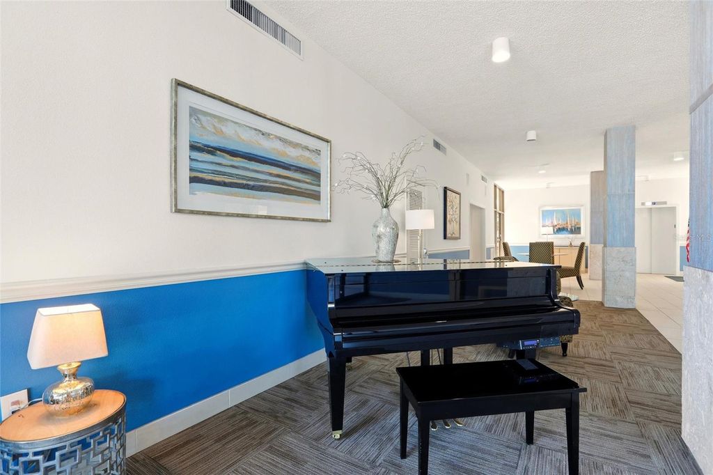 Image 34 of property listing at 1400 1ST AVENUE W 203, Bradenton, FL 34205