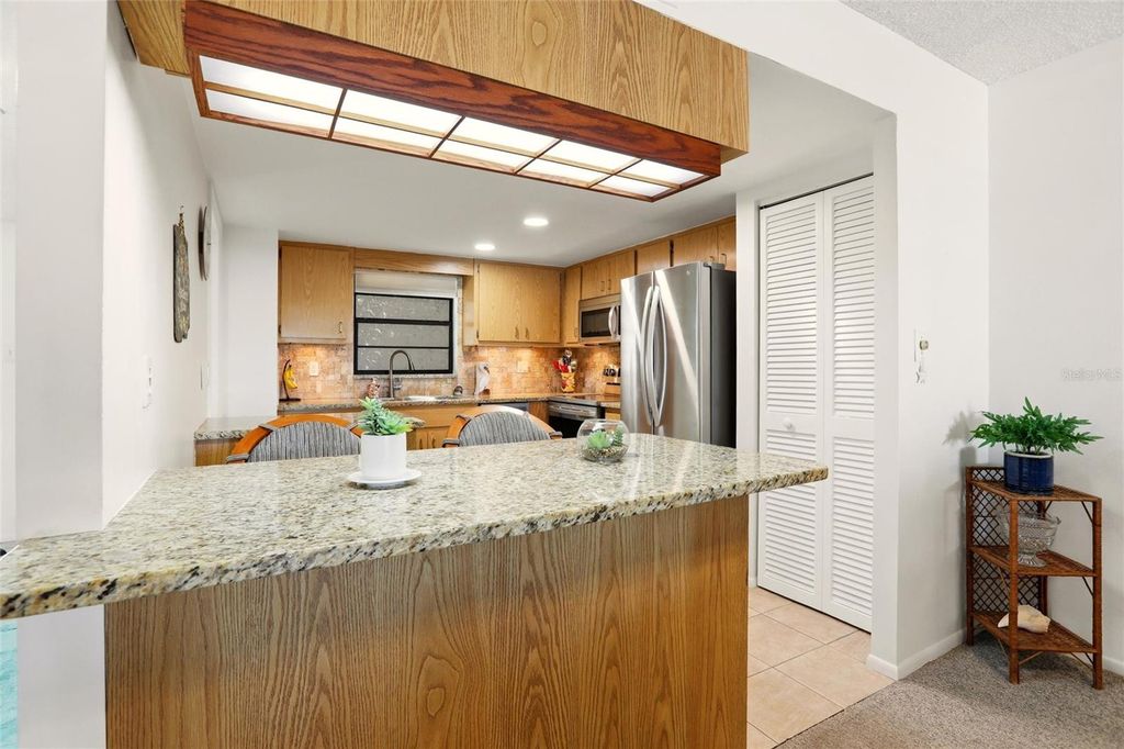 Image 10 of property listing at 1400 1ST AVENUE W 203, Bradenton, FL 34205