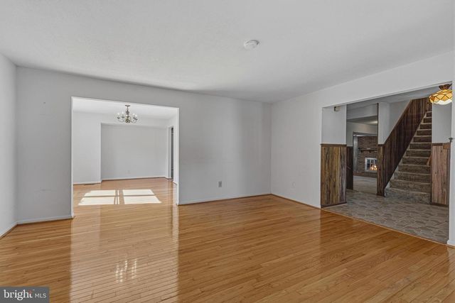 7207 NEAPTIDE LN, Burke, VA 22015