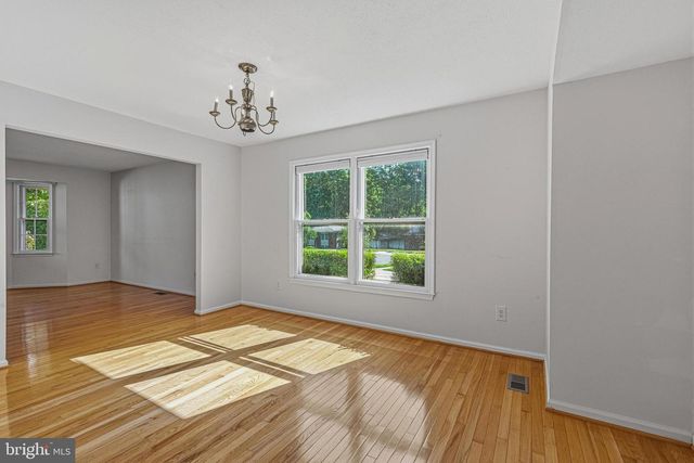 7207 NEAPTIDE LN, Burke, VA 22015