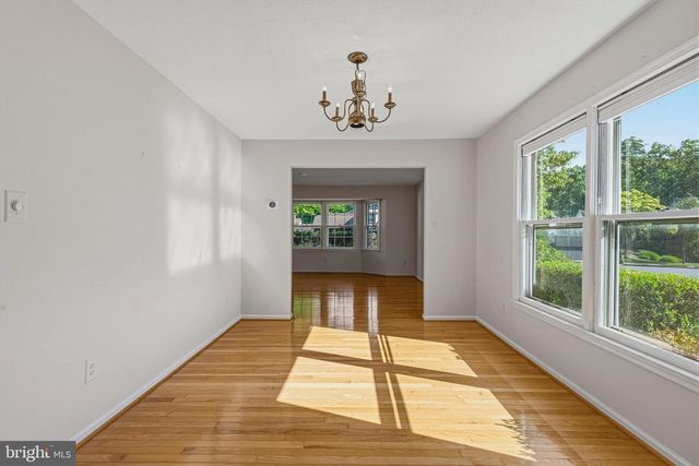 7207 NEAPTIDE LN, Burke, VA 22015