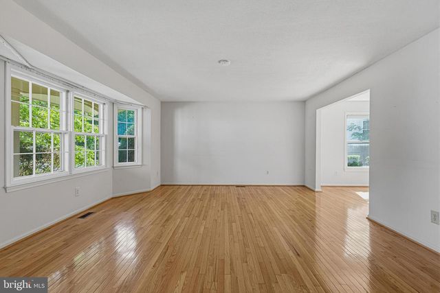7207 NEAPTIDE LN, Burke, VA 22015
