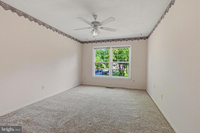 7207 NEAPTIDE LN, Burke, VA 22015