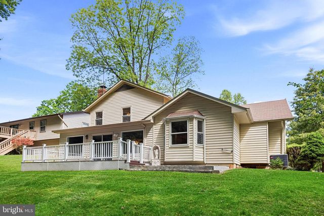 7207 NEAPTIDE LN, Burke, VA 22015