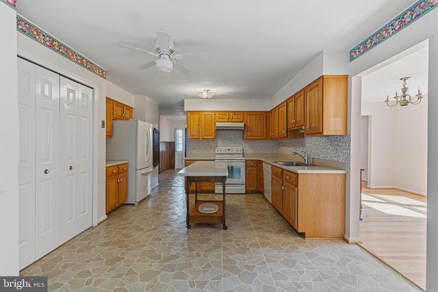 7207 NEAPTIDE LN, Burke, VA 22015