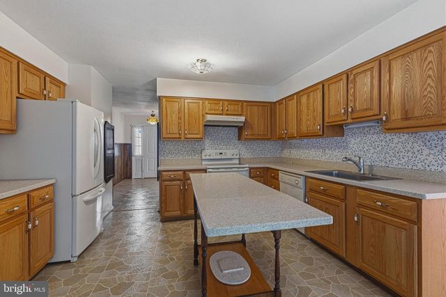 7207 NEAPTIDE LN, Burke, VA 22015