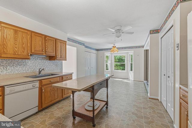 7207 NEAPTIDE LN, Burke, VA 22015