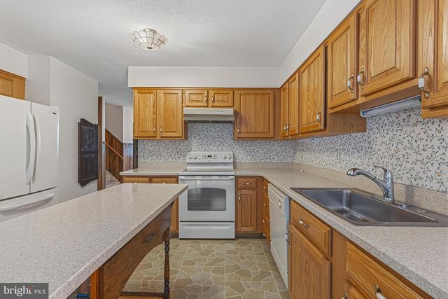 7207 NEAPTIDE LN, Burke, VA 22015