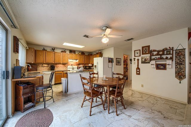16506 OLD STABLE RD, San Antonio, TX 78247