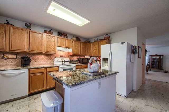 16506 OLD STABLE RD, San Antonio, TX 78247