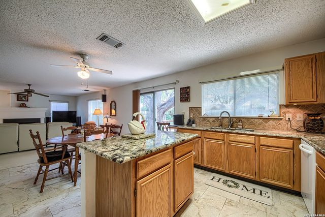 16506 OLD STABLE RD, San Antonio, TX 78247