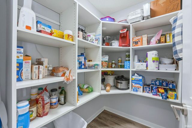 3818 Sun Stone Way, New Haven, IN 46774