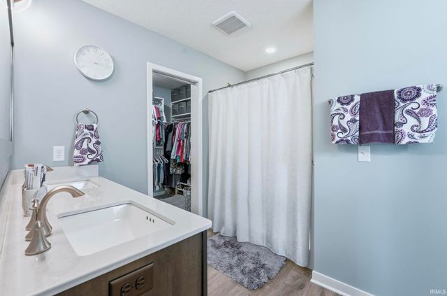 3818 Sun Stone Way, New Haven, IN 46774