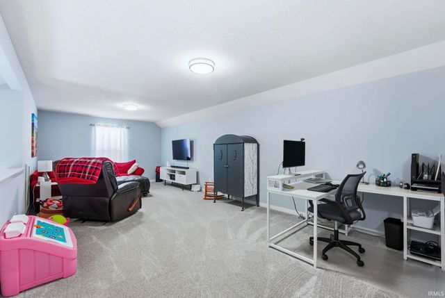 3818 Sun Stone Way, New Haven, IN 46774