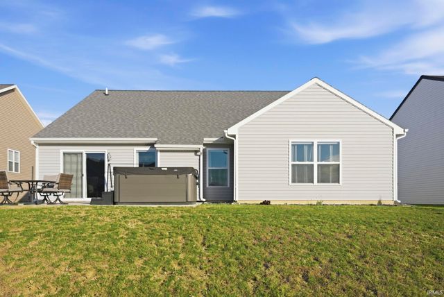 3818 Sun Stone Way, New Haven, IN 46774