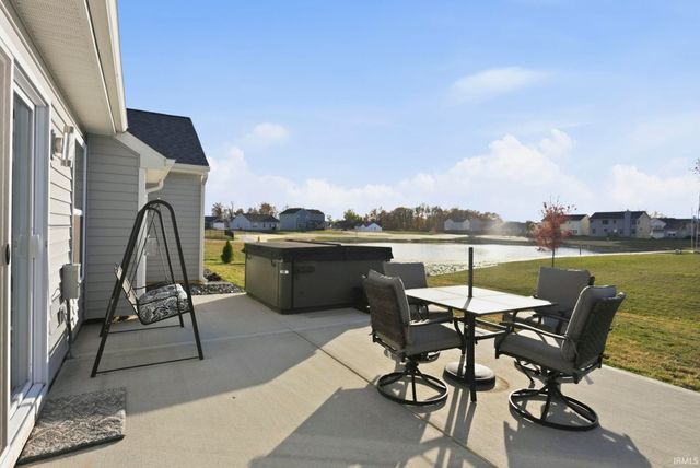 3818 Sun Stone Way, New Haven, IN 46774