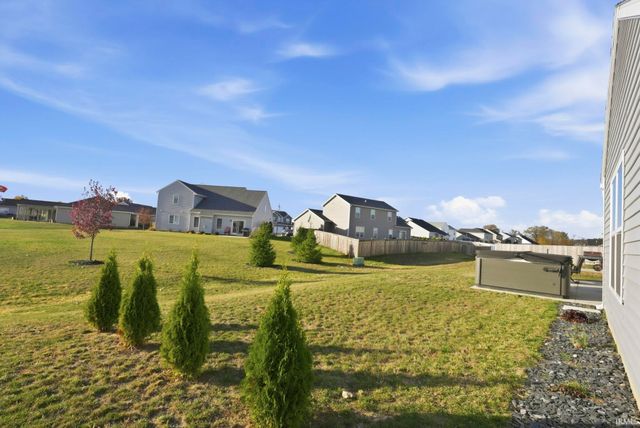 3818 Sun Stone Way, New Haven, IN 46774