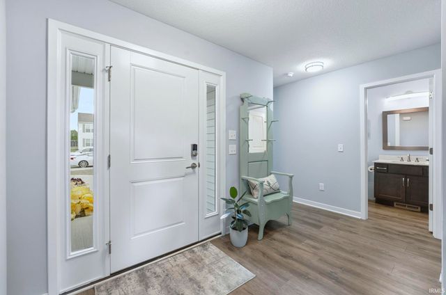 3818 Sun Stone Way, New Haven, IN 46774