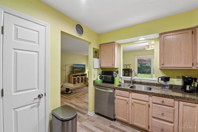 1123 Wittshire Lane, Cincinnati, OH 45255