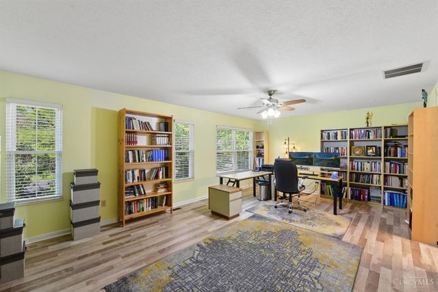 1123 Wittshire Lane, Cincinnati, OH 45255