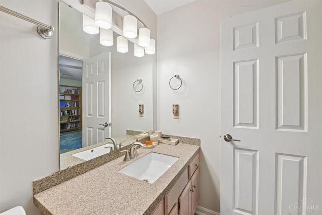 1123 Wittshire Lane, Cincinnati, OH 45255