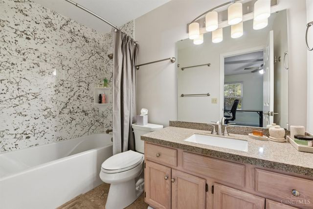 1123 Wittshire Lane, Cincinnati, OH 45255