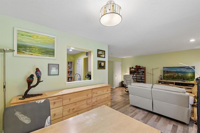1123 Wittshire Lane, Cincinnati, OH 45255