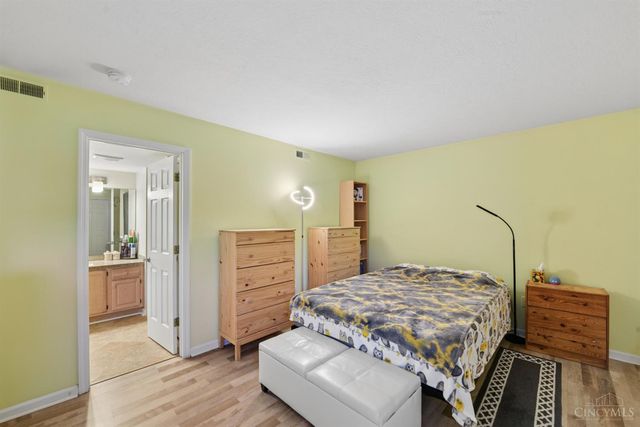 1123 Wittshire Lane, Cincinnati, OH 45255