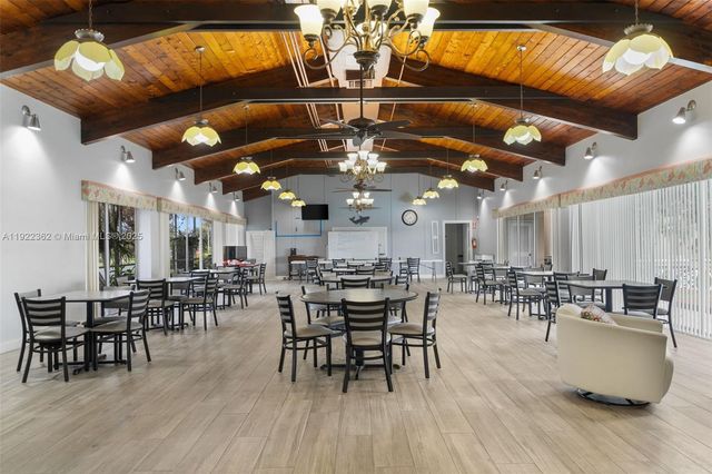 2770 S Garden Dr S 201, Lake Worth, FL 33461