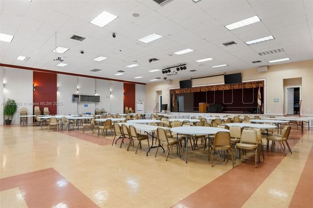 2770 S Garden Dr S 201, Lake Worth, FL 33461