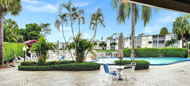 2770 S Garden Dr S 201, Lake Worth, FL 33461