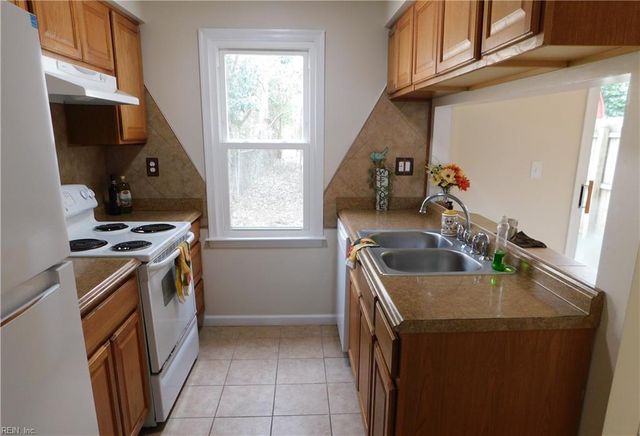 1050 Commonwealth PL, Virginia Beach, VA 23464