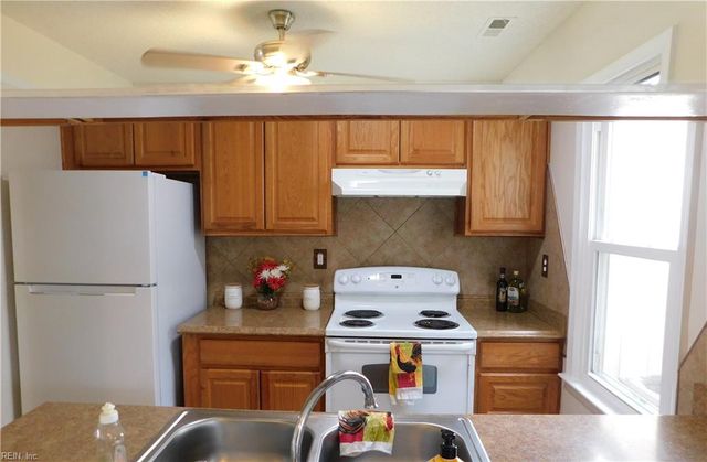 1050 Commonwealth PL, Virginia Beach, VA 23464