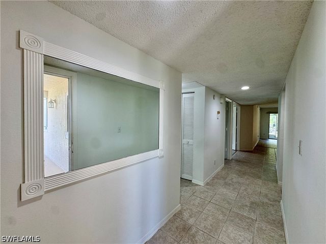 661 Squire CIR 101, Naples, FL 34104
