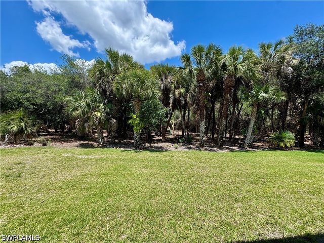 661 Squire CIR 101, Naples, FL 34104