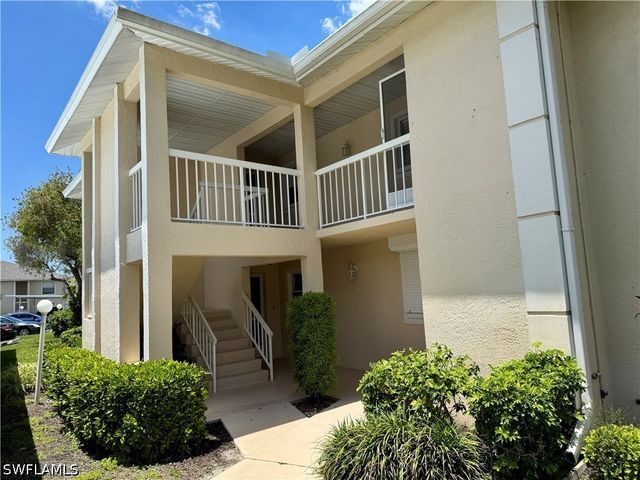 661 Squire CIR 101, Naples, FL 34104