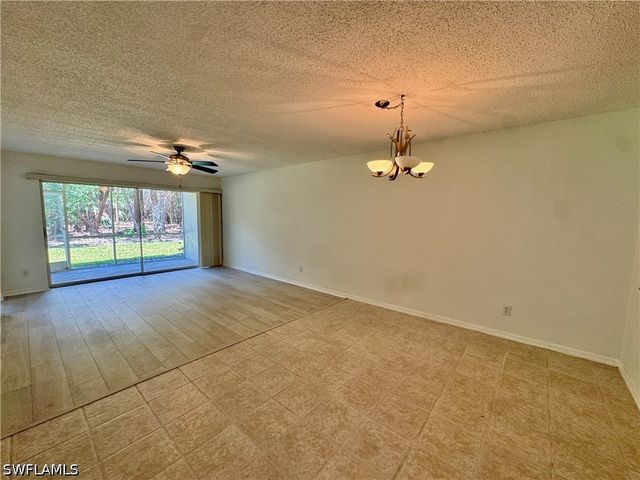 661 Squire CIR 101, Naples, FL 34104