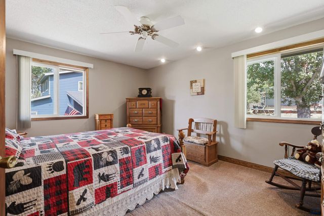3104 PARK DR, Rapid City, SD 57702