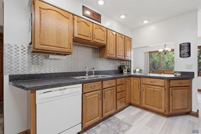 3104 PARK DR, Rapid City, SD 57702