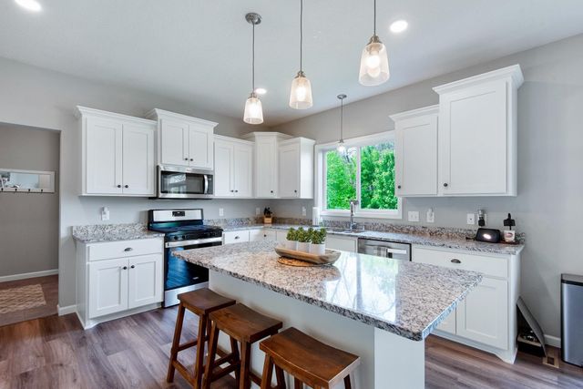 20674 Hamlet Avenue N, Forest Lake, MN 55025