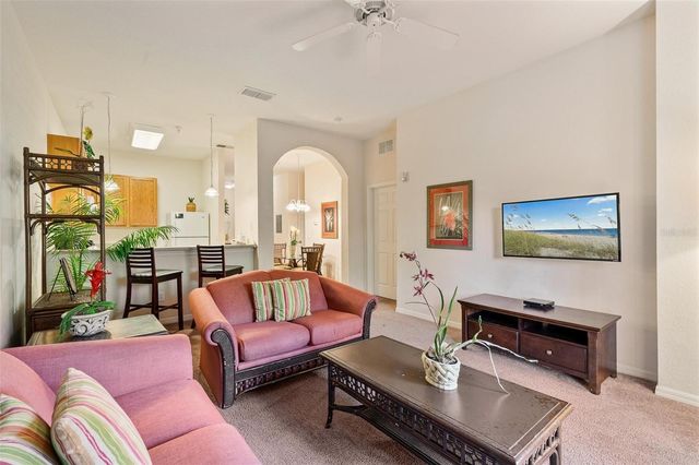 602 GRAN BAHAMA BOULEVARD 602, Davenport, FL 33897