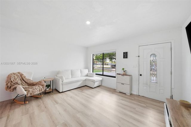 4970 NW 199th St, Miami Gardens, FL 33055