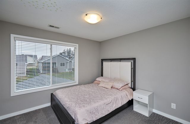 9019 Cody Drive, West Des Moines, IA 50266