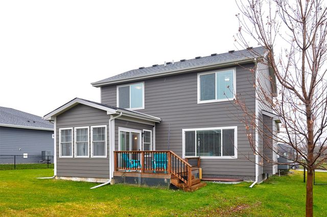 9019 Cody Drive, West Des Moines, IA 50266