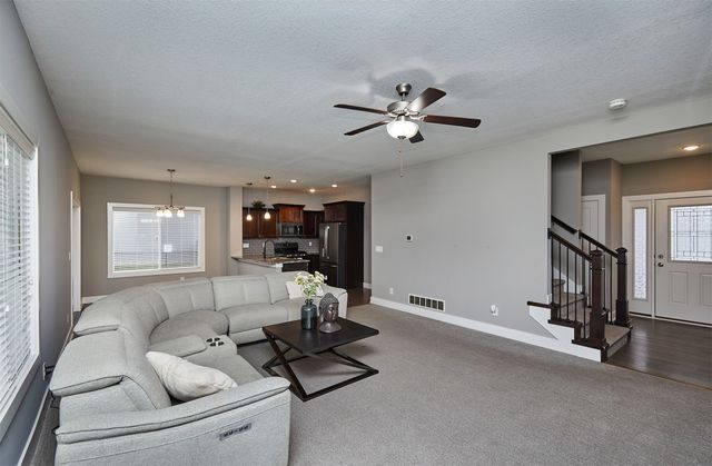 9019 Cody Drive, West Des Moines, IA 50266